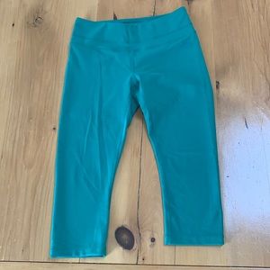 The North Face capri leggings - Medium, Kelly Green